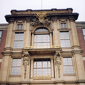 Portail IV du château de Berlin, depuis lequel Karl Liebknecht proclama la République socialiste libre d'Allemagne