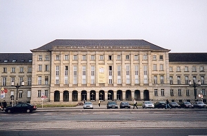 Ernst Reuter Haus, Maison Ernst Reuter