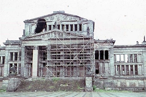 Ruine des Schauspielhauses nach dem zweiten Weltkrieg, Ruine du Schauspielhaus après la seconde guerre mondiale, Photo de M Allart