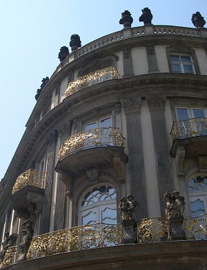 Ephraïm Palais, Palais Ephraïm