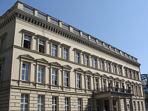 Palais am Festungsgraben