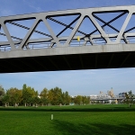 Park am Gleisdreieck, Ostpark, Westpark, Flaschenhalspark