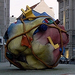 Houseball, Claes Oldenburg et Coosje van Bruggen